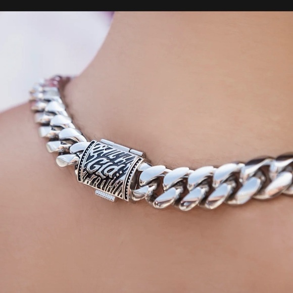 GLD Signature Cuban in White Gold- 12mm Chain Necklace 16 inches long Christmas - Picture 1 of 11